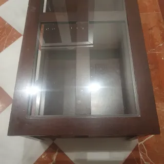 Mesa de centro de madera y cristal