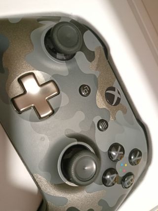 Mando Xbox Night Ops Camo para reparar