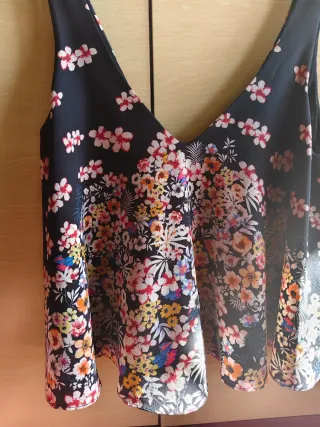 Blusa Zara flores Talla 38