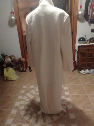 Abrigo largo Zara blanco Talla L/XL, muy largo .