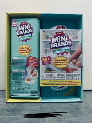 Mini Brands Nevera con Accesorios