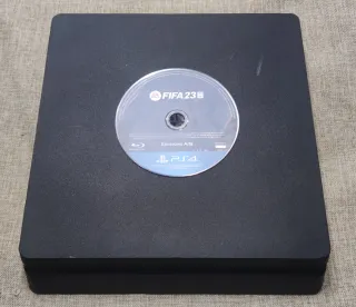 PS4 Slim 500GB Nera games player pc desktop DVD cd