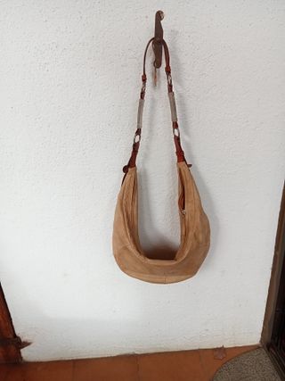 Bolso de hombro beige