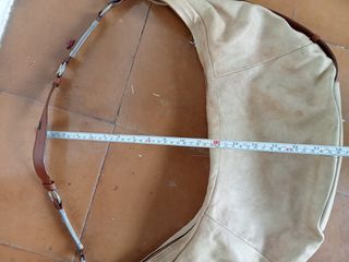 Bolso de hombro beige