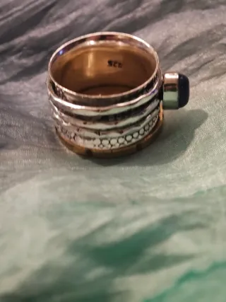 Anillo de meditación giratorio con lapislázuli