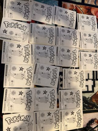 Lotto di figurine e carte Pokémon