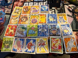 Lotto di figurine e carte Pokémon