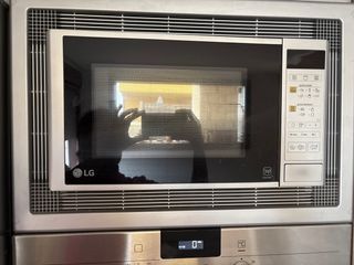 Horno, vitrocerámica y microondas. Muebles/encimer