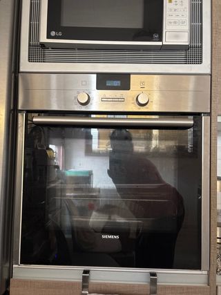 Horno, vitrocerámica y microondas. Muebles/encimer