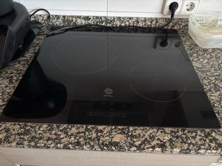 Horno, vitrocerámica y microondas. Muebles/encimer