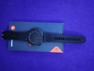 Smartwatch Negro y Naranja
