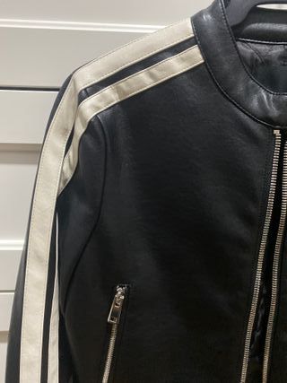 Cazadora Biker Negra con Rayas Blancas