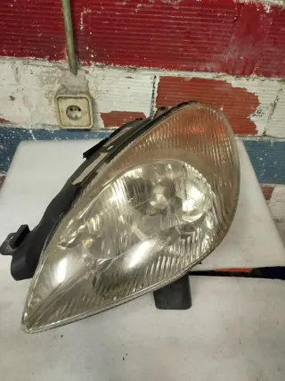 Faro delantero derecho Picasso