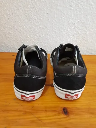 Zapatillas Vans Old Skool Negras y Blancas