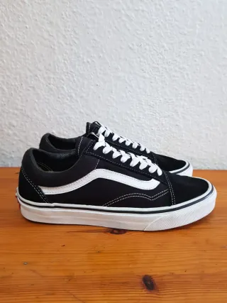 Zapatillas Vans Old Skool Negras y Blancas