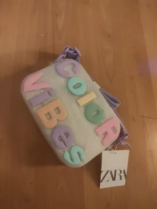 Bolso Zara multicolor letras