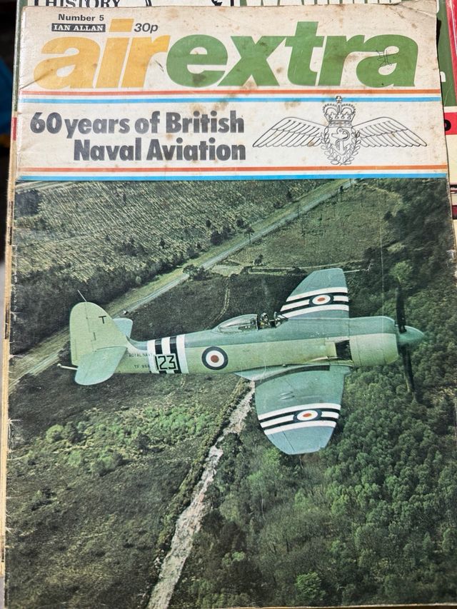 Lote 16 revistas y libro aviación militar WWII RAF