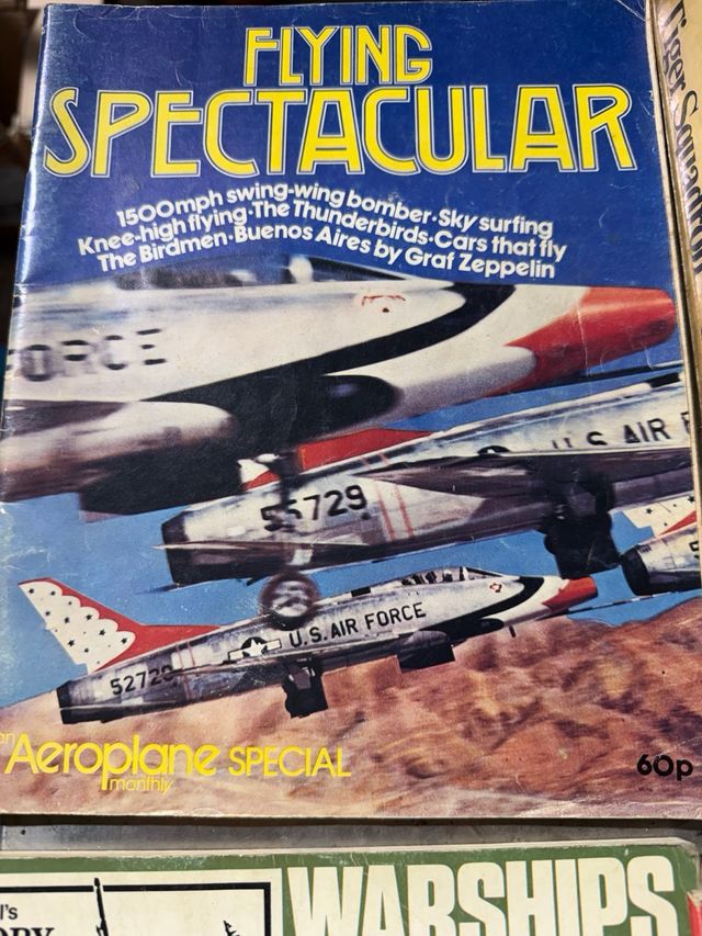 Lote 16 revistas y libro aviación militar WWII RAF