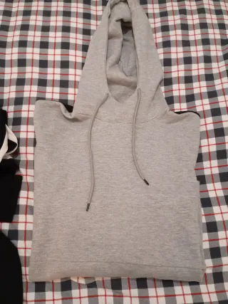 Sudadera gris con capucha Talla XL