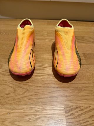 Botas de fútbol sin cordones numero 32