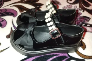 Sapatos Mary Jane com Pérolas