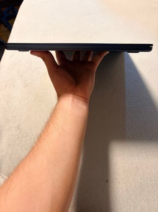 MacBook Air M2 15” 8GB 256GB + carcasa protectora