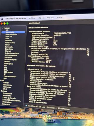 MacBook Air M2 15” 8GB 256GB + carcasa protectora