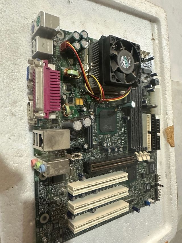 157 - Intel d815efv (fayetteville) Pentium III 370