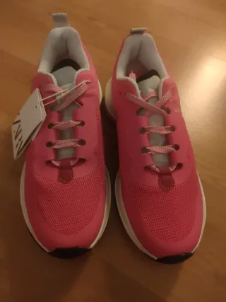 Zapatillas Zara rosas y blancas