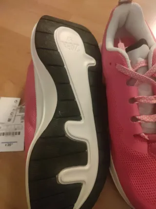 Zapatillas Zara rosas y blancas