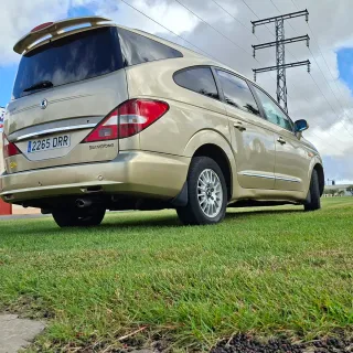 SsangYong Rodius 2005 escucho precios