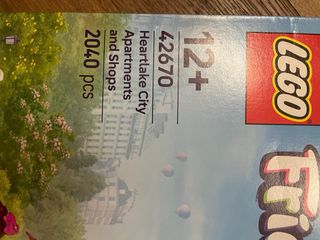 LEGO Friends 42670 Heartlake City Apartments