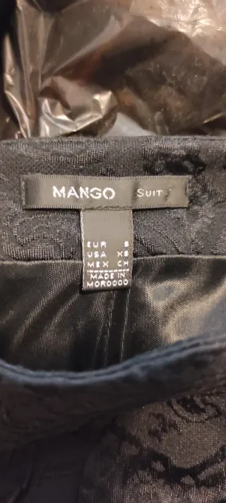 Falda tubo negra encaje