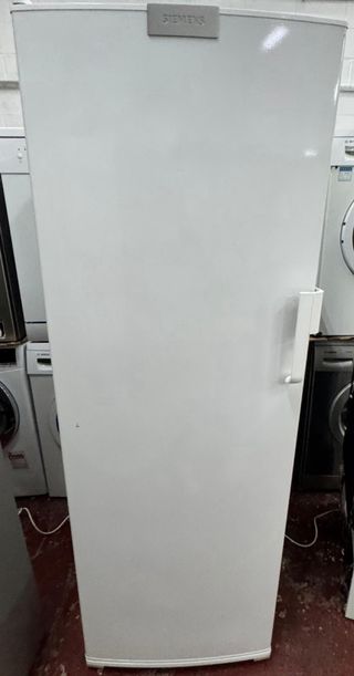 CONGELADOR VERTICAL SIEMENS NO FROST EN BLANCO