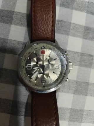 Reloj Swiss Military Marrón y Plateado