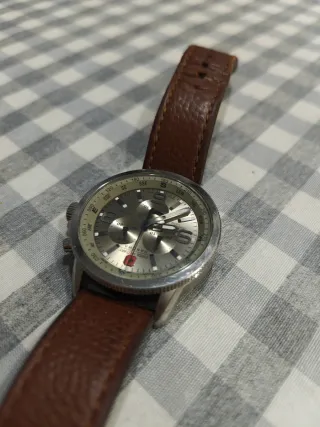 Reloj Swiss Military Marrón y Plateado