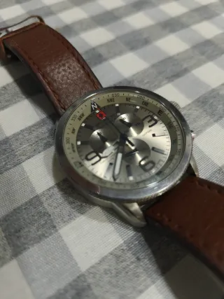 Reloj Swiss Military Marrón y Plateado