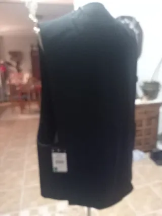 Chaleco negro Zara