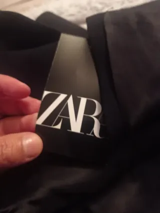 Chaleco negro Zara