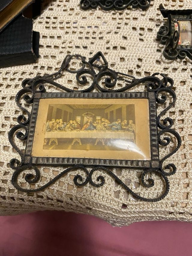 Lote religioso: marcos y libros