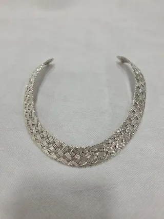 Collar de plata tejido