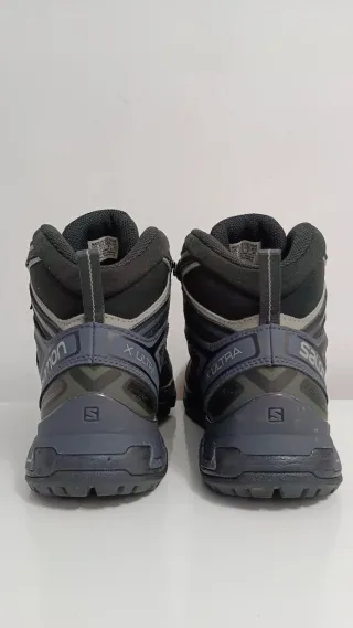 Botas de montaña Salomon Gore-Tex negras