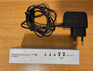 Switch Ethernet ZyXEL ES-105A 5 porte
