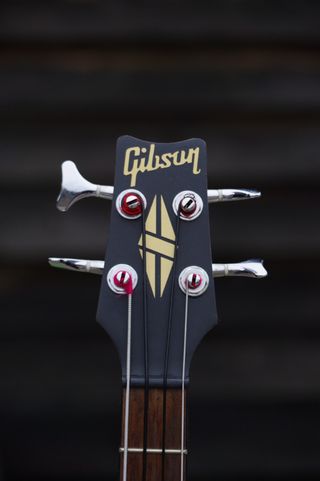 Bajo Acústico Stagg/Gibson