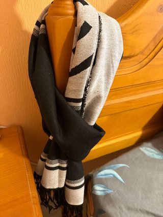 Bufanda Chanel Logo CC y Nombre