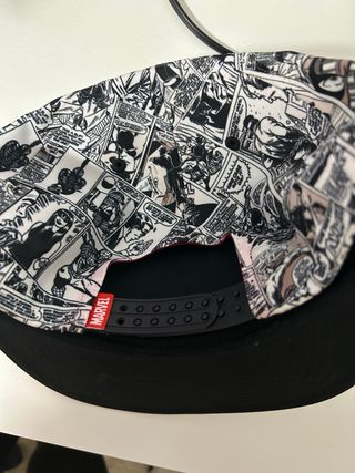 GORRA MARVEL COMICS