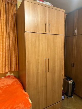 Armario de madera abatible