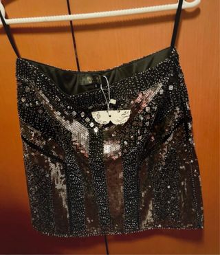 Falda corta lentejuelas negra