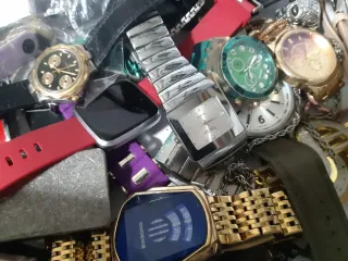 Lote de relojes y joyería