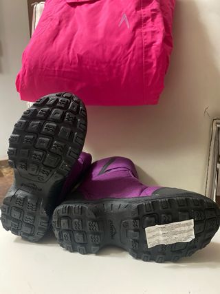 Botas de nieve niña moradas Quechua ,número 32.
